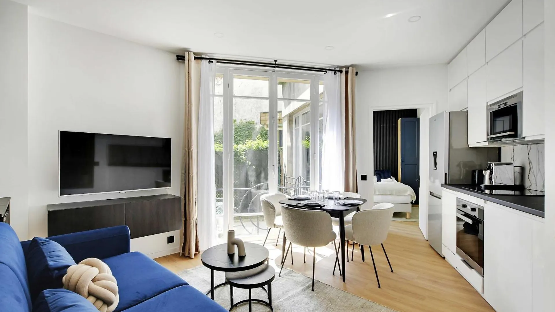 Magnificent 2Bd-4P Apartment - Eiffel Tower Paris 0*,
