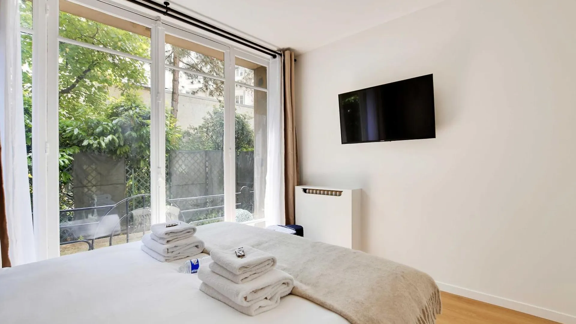 Magnificent 2Bd-4P Apartment - Eiffel Tower Paris