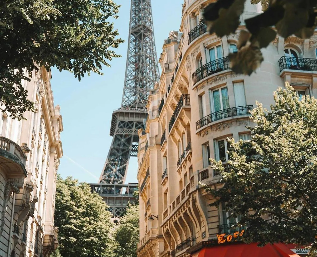 Magnificent 2Bd-4P Apartment - Eiffel Tower Paris